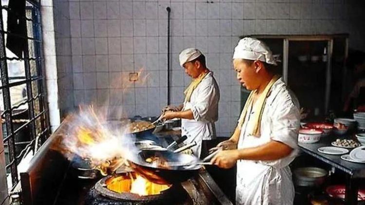 上课被男同桌用震蛋高潮